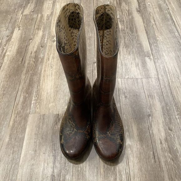 Stuart Weitzman Brown Snake Print rain Boots - Picture 3 of 15